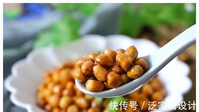 花生米|油炸花生米,可别直接下油锅,牢记两个小技巧,放10天还嘎嘣脆