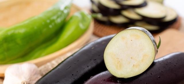 茄子包饺子,居然这么好吃,教你正确调馅方法,一口一个太香了!