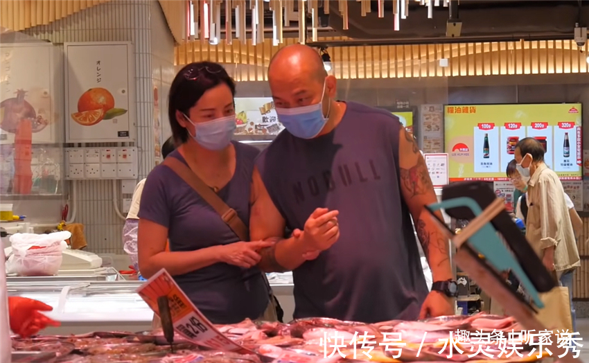 插座|香港50岁丁克夫妇,百万豪装41㎡小家,33年老房越住越舒服