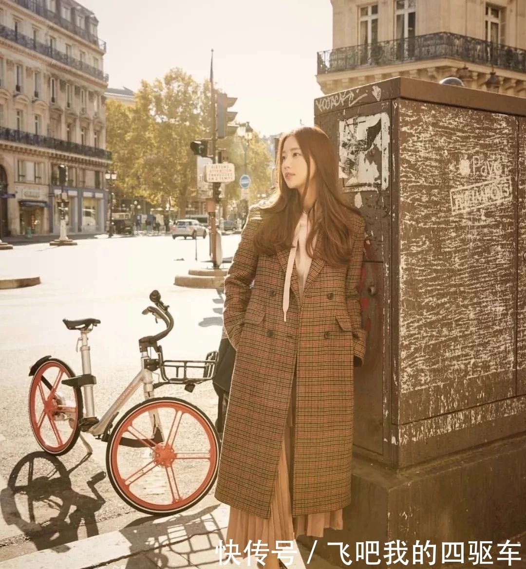 开工大吉高级穿搭!长款格纹大衣+阔腿裤霸气抢镜,帅得不可方物