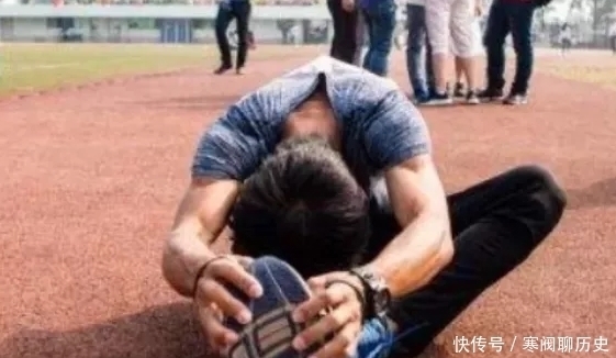 男孩子“打籃球”能長高？醫生：做到這3點，躺著也能長高個兒！