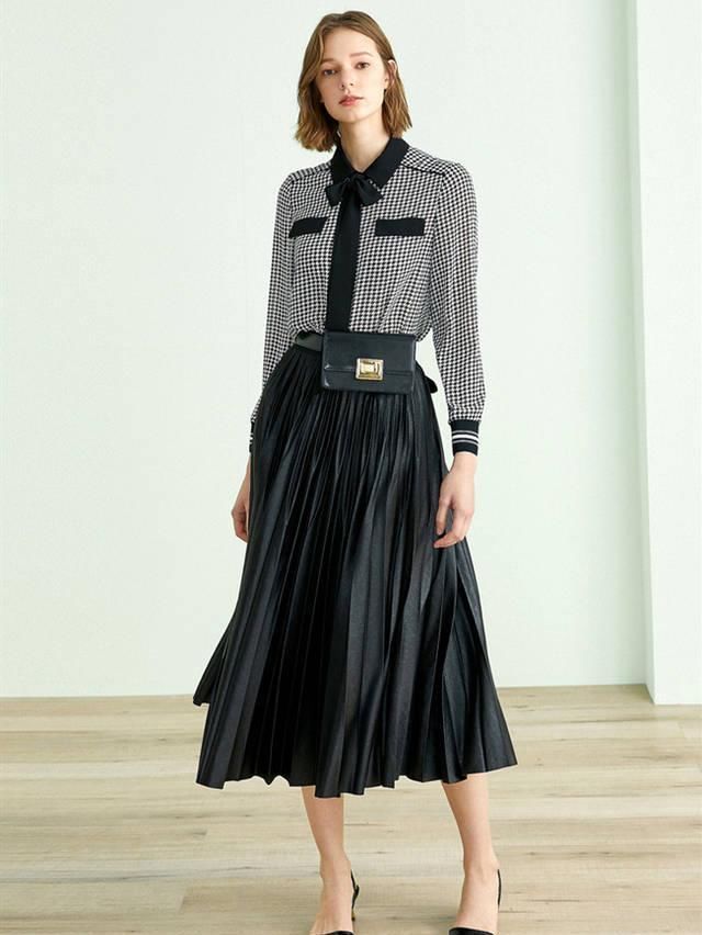 显得|35岁女人春季怎么穿上班服不仅接地气,还能彰显知性利落一面