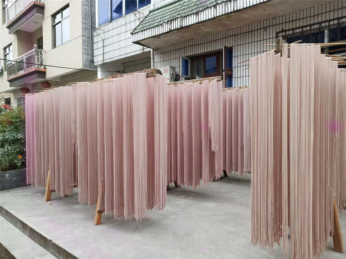 浙江开化：山药也能出新意 林山乡菖蒲村种出多品种山药