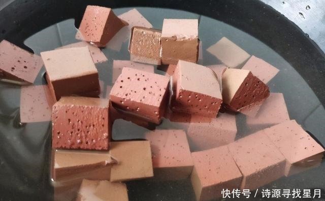 炒猪血时,牢记别直接下锅,多做这一步,猪血鲜香嫩滑没有腥味