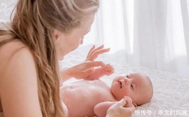 聪明宝宝有4个表现,多触摸3个“智力部位”,后天提高宝宝智力