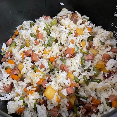 电饭煲|腊肉豆角焖饭