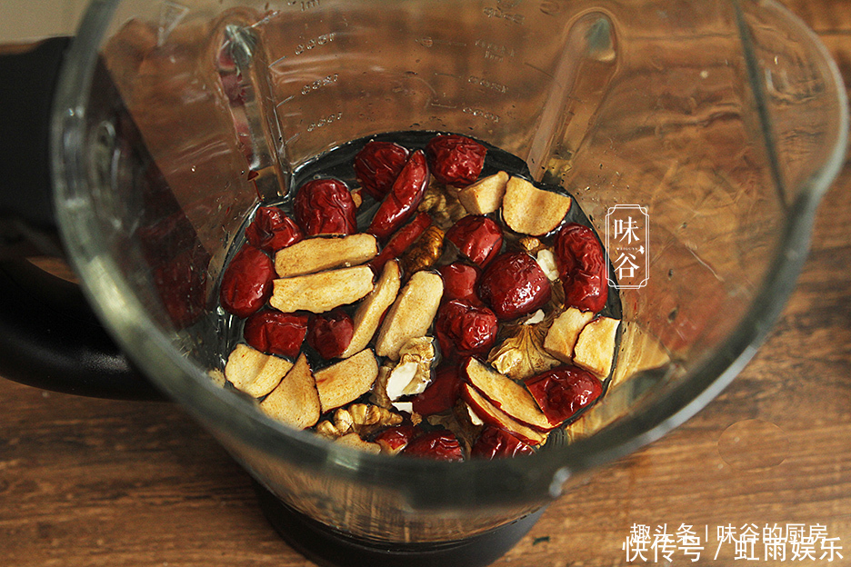 春天，这3样食材一起打成浆，每天一杯，营养好吸收，滋补不衰老