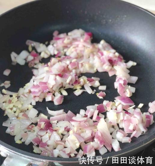 美食|面条的高档吃法,不用去西餐厅,在家自己就能做,孩子一次吃不够