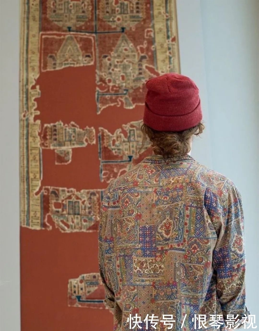 名画&他花2年时间,拍下1000个“撞衫”的人:撞衫不可怕,可怕的是……