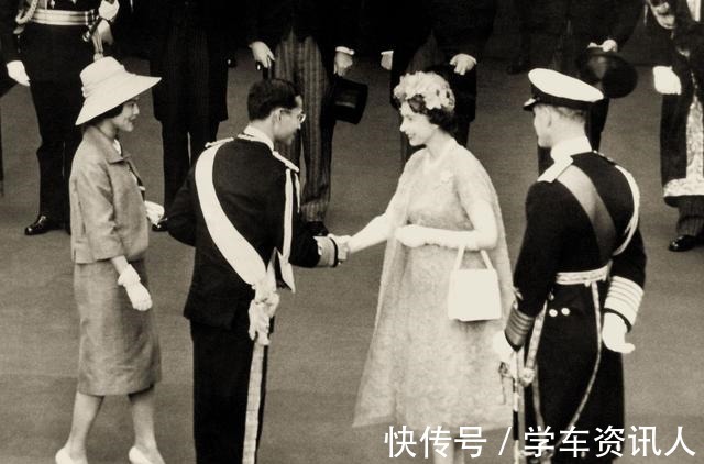 珠宝!粉红美钻送公主,成全女王少女心,莉莉贝特的这枚花型胸针不简单!