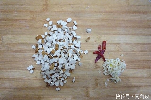 芹菜叶|预防高血压的菜,降血压、降血脂、防治动脉粥样硬化的功效。