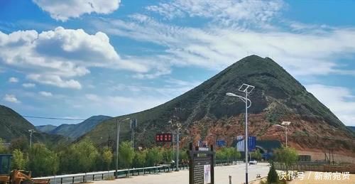 自驾游是在到达目的地前预订酒店好呢，还是在到达后现找酒店好？