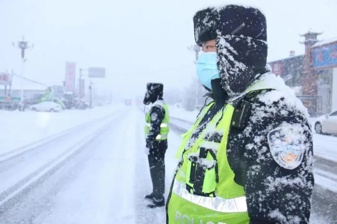 路面|一城风雪，一心守护