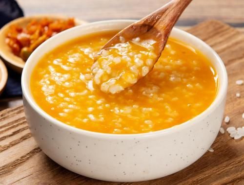 凶险|小米粥养胃是真的吗？医生提醒：喝粥养生有前提，3个要点不能忘