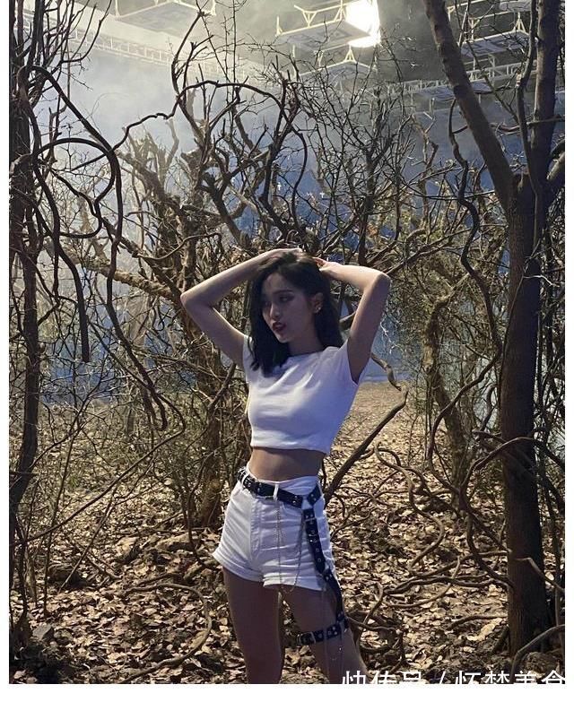 吳宣儀|吳宣儀《奔跑吧》路透,黃色背心白短褲清純可愛,整個人狀態(tài)好好