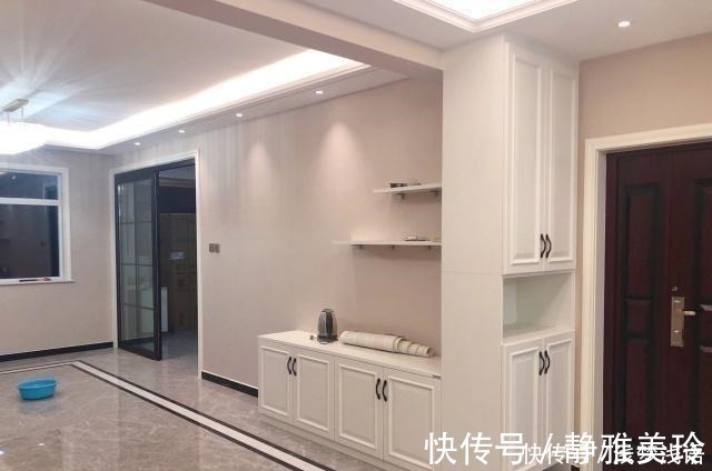 背景墙|历时三个月花9万装修的新房，刚做完保洁就被迷住，实用又养眼！