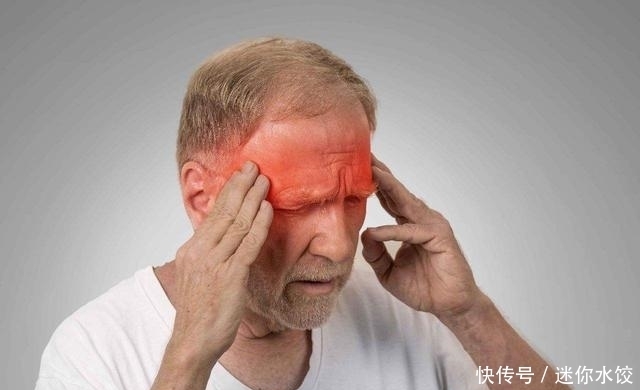 人到中年,睡觉时出现2个“迹象”,或与一件事有关:血液粘稠了