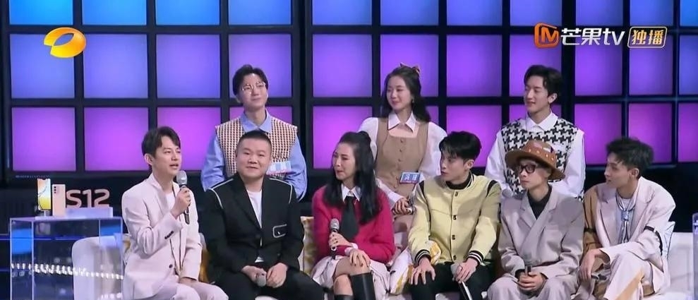 《你好星期六》首播,节目换汤不换药,何炅一人带不动七人