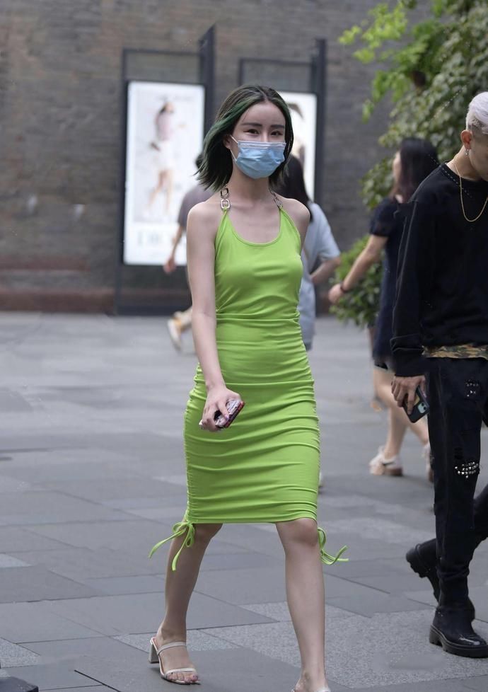 女人味|打底裤也不是“万能”的“梨形”身材要这么穿,才更显女人味