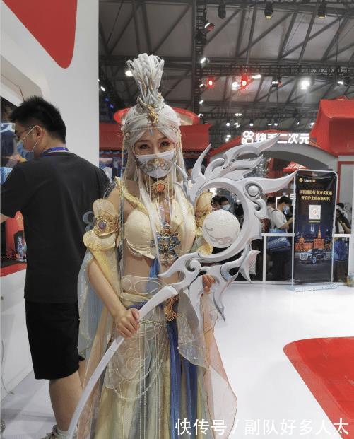 showgirl|2021CJ逛展第三日：ChinaJoy最美COS？看完我都流鼻血了