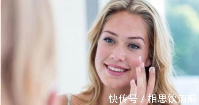 洗脸|洗脸后,直接用手拍打爽肤水?怪不得皮肤差!这样做才是正确的