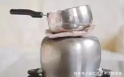 冻肉别用热水泡了！学会这几招，几分钟就能全化开！