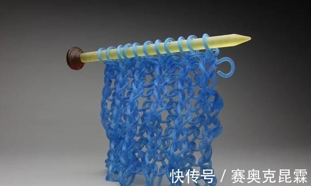 色彩#她是用玻璃雕塑“织毛衣”的第一人,这质感极其逼真!手太牛逼了