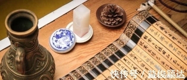 司空&上联“三斤四两五花肉”,纪晓岚对出下联,在场之人纷纷叫好