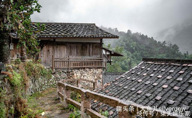 康熙年间|曾经清朝富甲一方，现如今却衰败没落，一座长在山中神秘的古村落