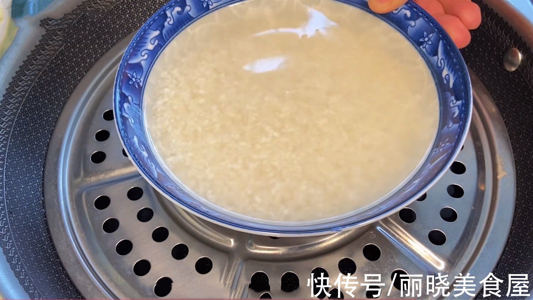 做法|大米不要蒸着吃了，自从学会这个做法，我家隔三差五地吃，太香了