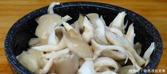 豆瓣酱|蘑菇这样做实在太香了，比红烧肉还解馋，我家每过几天就吃一次！