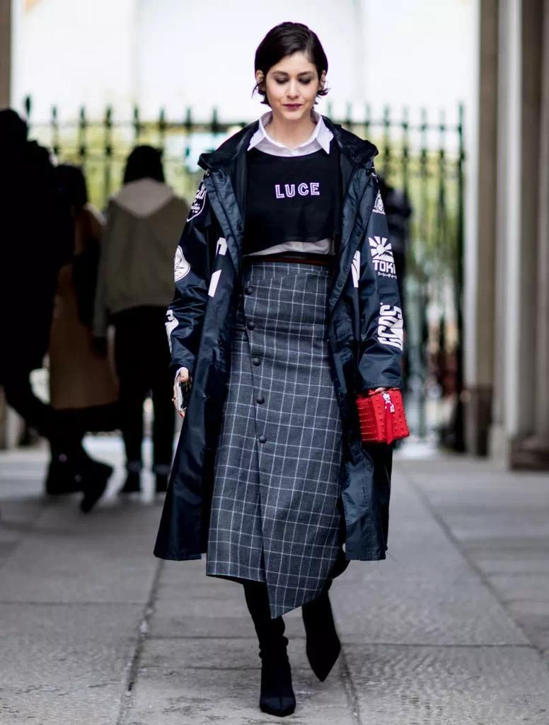 羽绒服+裙子=2021年最王炸组合，早穿早美！