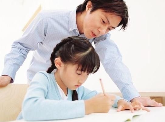 养女|李玫瑾教授要想孩子出色,养儿三忌,养女五忌,父母要了解