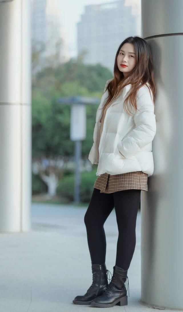 新年超流行的几件厚外套,这么穿才够出彩 !