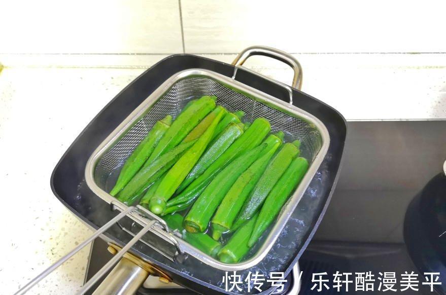 脆嫩|秋葵怎么做才好吃试试广东人的特色吃法，脆嫩多汁，清淡更健康