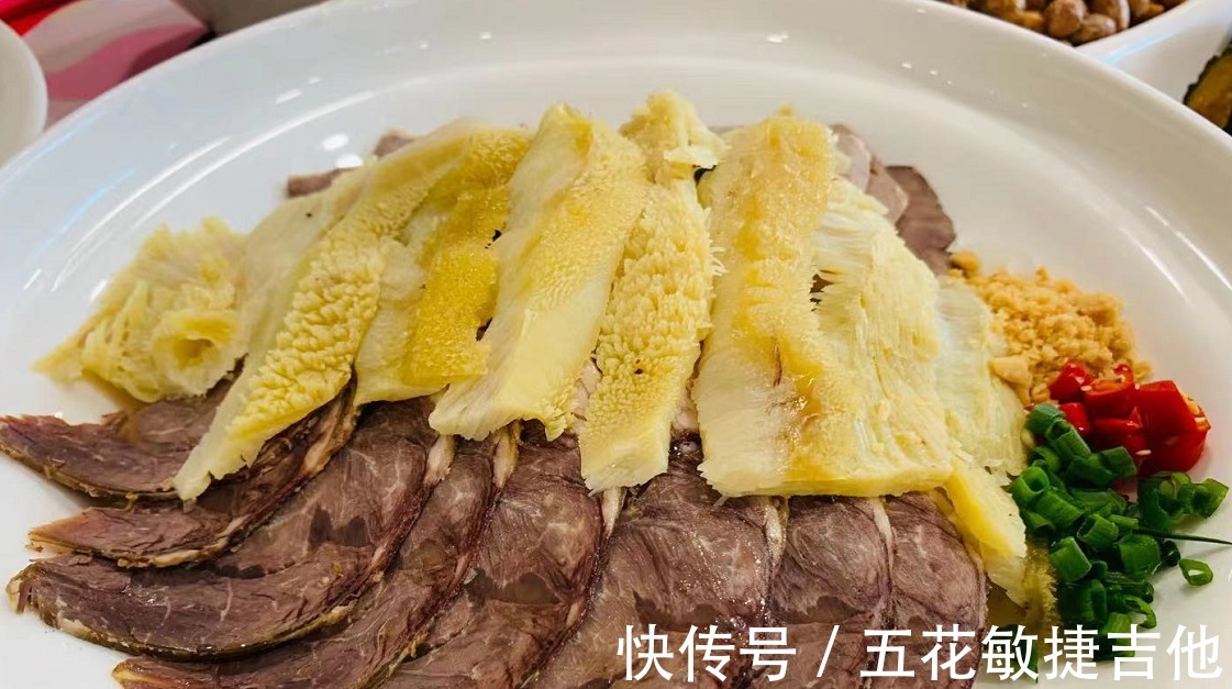 朋友办满月酒，总共花12800多元，晒到朋友圈，大家说菜很实惠！