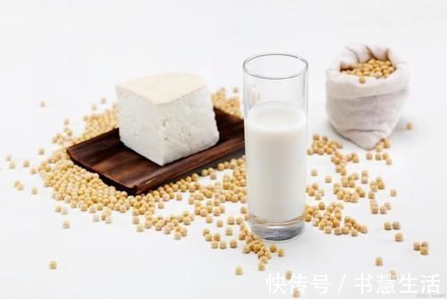 睡眠|失眠是“吃”出来的?远离4食,常饮1茶,睡眠或许会慢慢变好