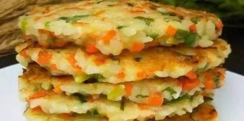 剩米饭别做蛋炒饭了，教你一个新做法，5分钟出锅，全家抢着吃！