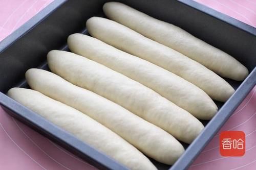 面包店最常见的面包自己做，真材实料吃得放心，食材做法都简单