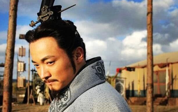 无人|俗语:“贫居闹市无人问”,还有另一句,十分现实,但很有道理