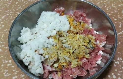 鲜香多汁小笼包，鲜美无比，吃起来满口流香