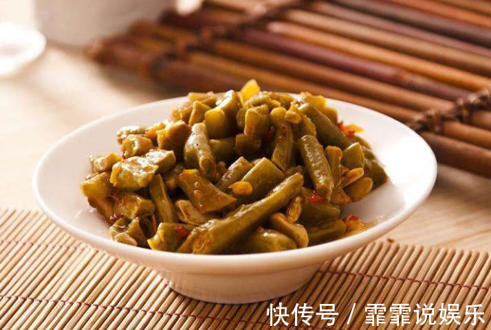 四川奶奶教你腌酸豆角,又酸又脆,1分钟学会,保证放一年都不坏