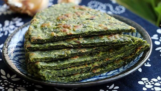 夏天才有的叶子,用来烙饼自带清香,我家每年夏天都吃很多次