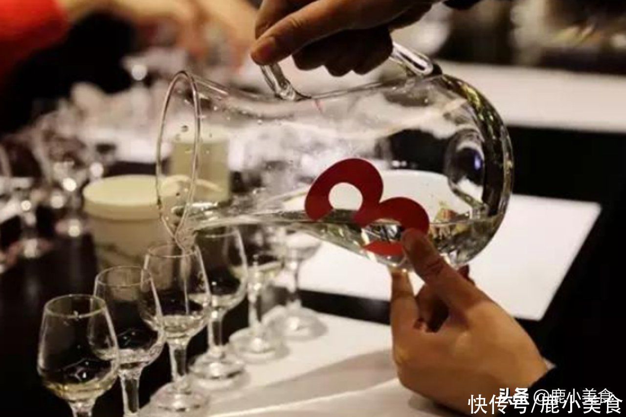 好酒|买白酒时，不会挑纯粮酒？记住“1晃1看”，符合的才是纯粮好酒