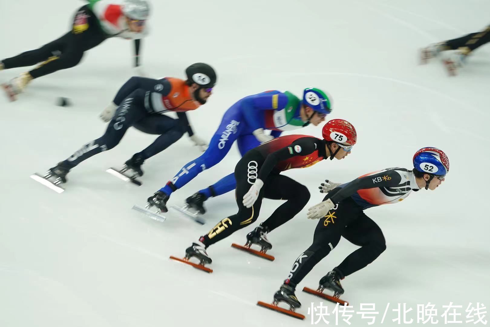 韩国队|短道速滑世界杯男子5000米接力中国被判没成绩,荷兰夺冠