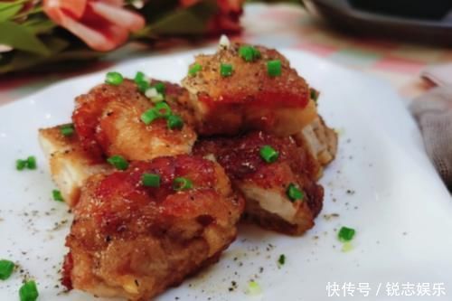 鸡腿肉这样做，外酥里嫩，鲜嫩多汁，开胃下饭超好吃，太香了