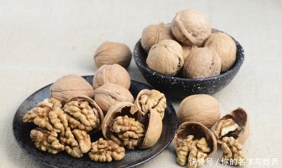 抑郁症|每天嚼5个核桃,坚持半月后,3大好处不请自来,早吃早受益