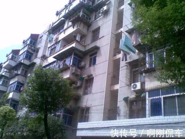 二手房|售楼表姐劝告我：再没钱也别买二手房，入住麻烦转手难，都说坑！