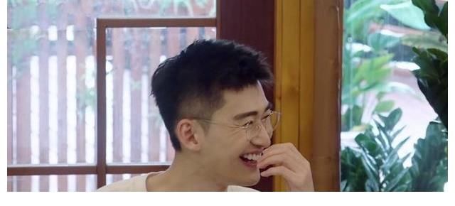 暖心|吳宣儀提問問題不合時宜，王新軍不留情面回絕，陳建斌暖心解圍