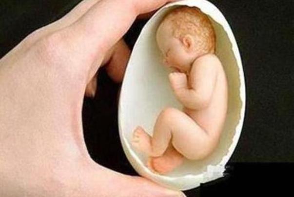 宝宝|90后产妇生下带壳宝宝,真是独具一格宝宝带膜出生有3大好处